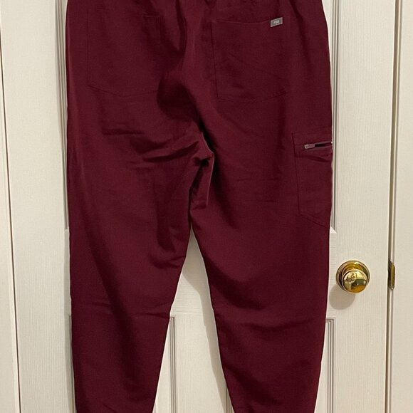 FIGS Scrub Set (Burgundy) Size XL - Picture 4 of 4